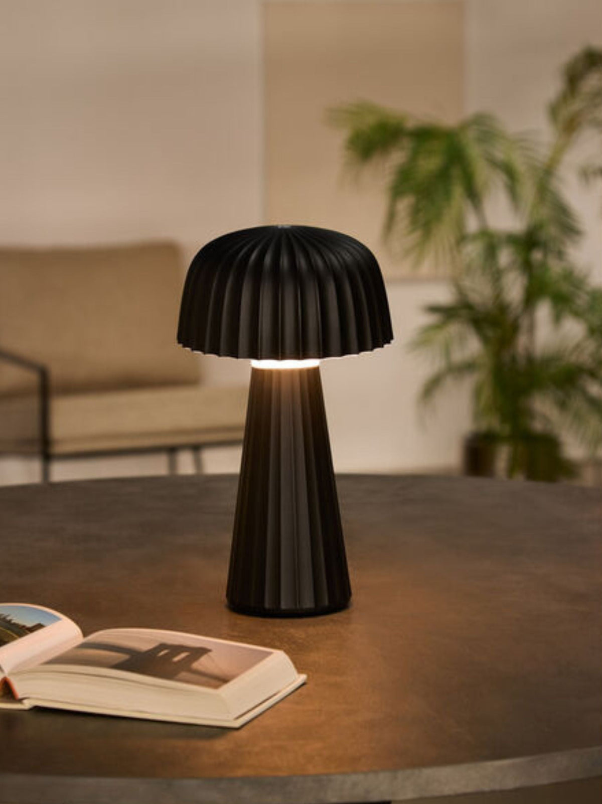 Cordless Outdoor Table Lamp