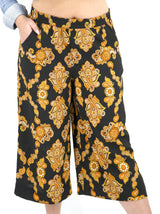 Image for Women's Graphic Printed Wide Leg Capri Pant,Black
